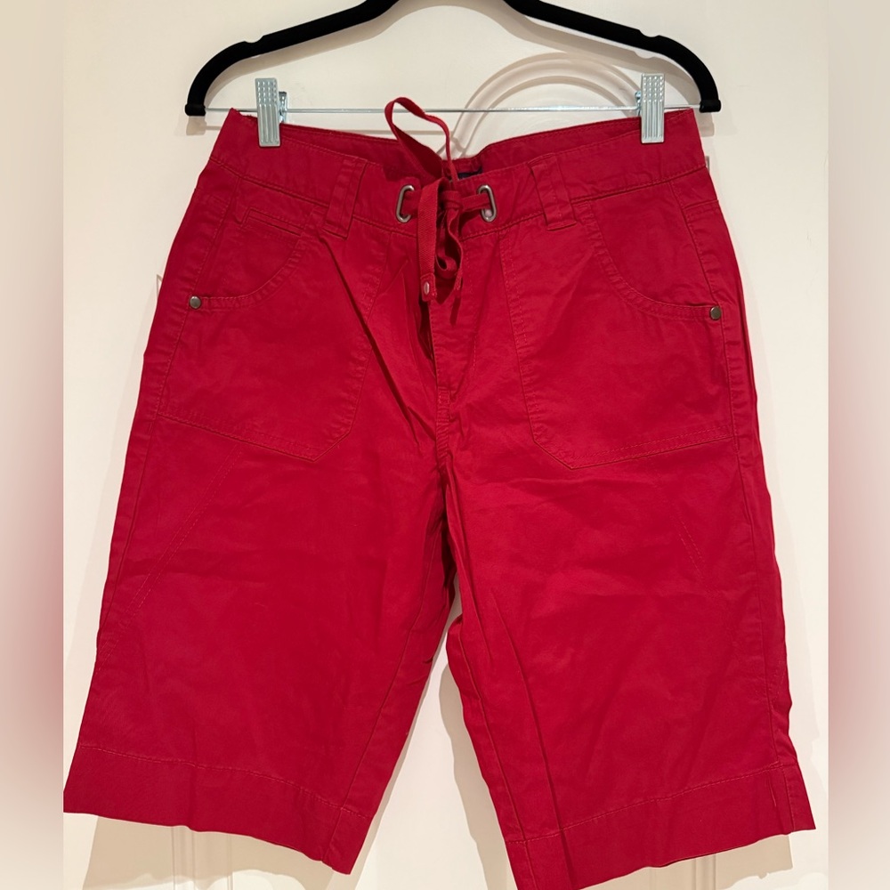 Tommy Hilfiger Men's Vibrant Red Cargo Shorts. Never been worn